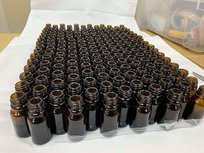 Flesjes 10ml Bruinglas 192st - Tray - Lege flesjes Amber Flesjes 10ml Bruinglas 192st - Tray - Lege flesjes Amber