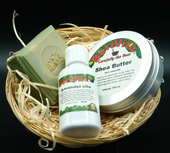 Cadeau Set Natuurlijke Verzorging Basis - Amandelolie 50ml, Shea Butter Blik 100ml, Aleppo Zeeptablet Cadeau Set Natuurlijke Verzorging Basis - Amandelolie 50ml, Shea Butter Blik 100ml, Aleppo Zeeptablet