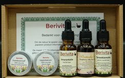 Zomer Zon Verzorging Pakket -100% Natuurlijk - Amarantolie 20ml, Frambozenolie 20ml, Tarwekiemolie 20ml, Frambozenzalf 15ml, Lippenzalf 15ml. Zomer Zon Verzorging Pakket -100% Natuurlijk - Amarantolie 20ml, Frambozenolie 20ml, Tarwekiemolie 20ml, Frambozenzalf 15ml, Lippenzalf 15ml.