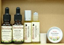 Rimpels en Fijne Lijntjes Verzorgingspakket - Aardbeienolie 20ml, Cactusvijgolie Roller, Kukui Olie 20ml, Tamanu Olie Roller, Shea Butter 15ml Rimpels en Fijne Lijntjes Verzorgingspakket - Aardbeienolie 20ml, Cactusvijgolie Roller, Kukui Olie 20ml, Tamanu Olie Roller, Shea Butter 15ml