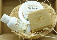 Cadeau Set Natuurlijke Verzorging Basis - Amandelolie 50ml, Shea Butter Blik 100ml, Aleppo Zeeptablet Cadeau Set Natuurlijke Verzorging Basis - Amandelolie 50ml, Shea Butter Blik 100ml, Aleppo Zeeptablet